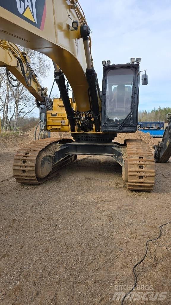 CAT 352 F Pelle sur chenilles
