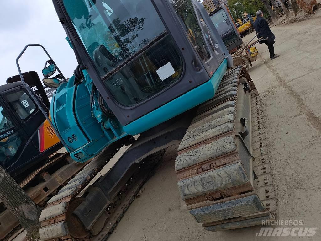 Kobelco SK 135 SR Pelle sur chenilles