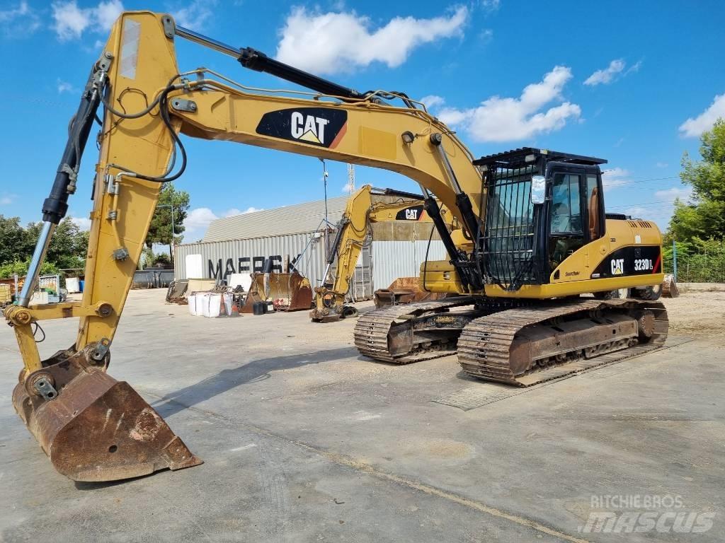 CAT 323 D L Pelle sur chenilles