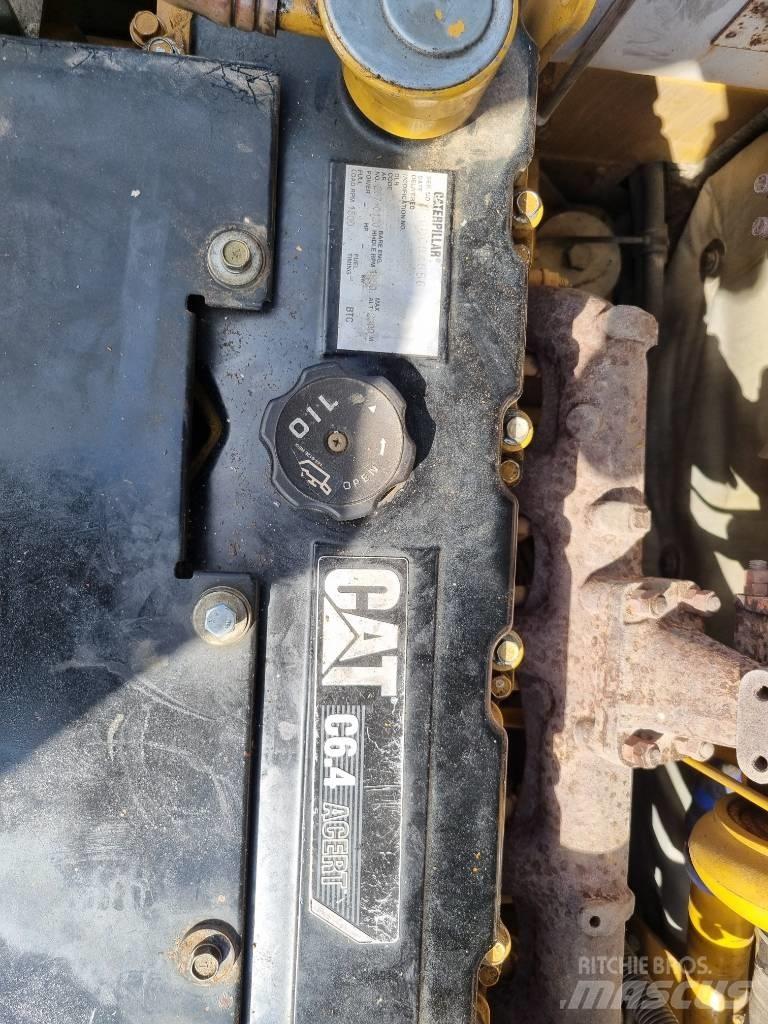 CAT 323 D L Pelle sur chenilles