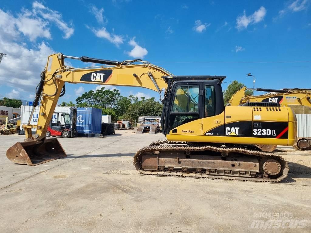 CAT 323 D L Pelle sur chenilles