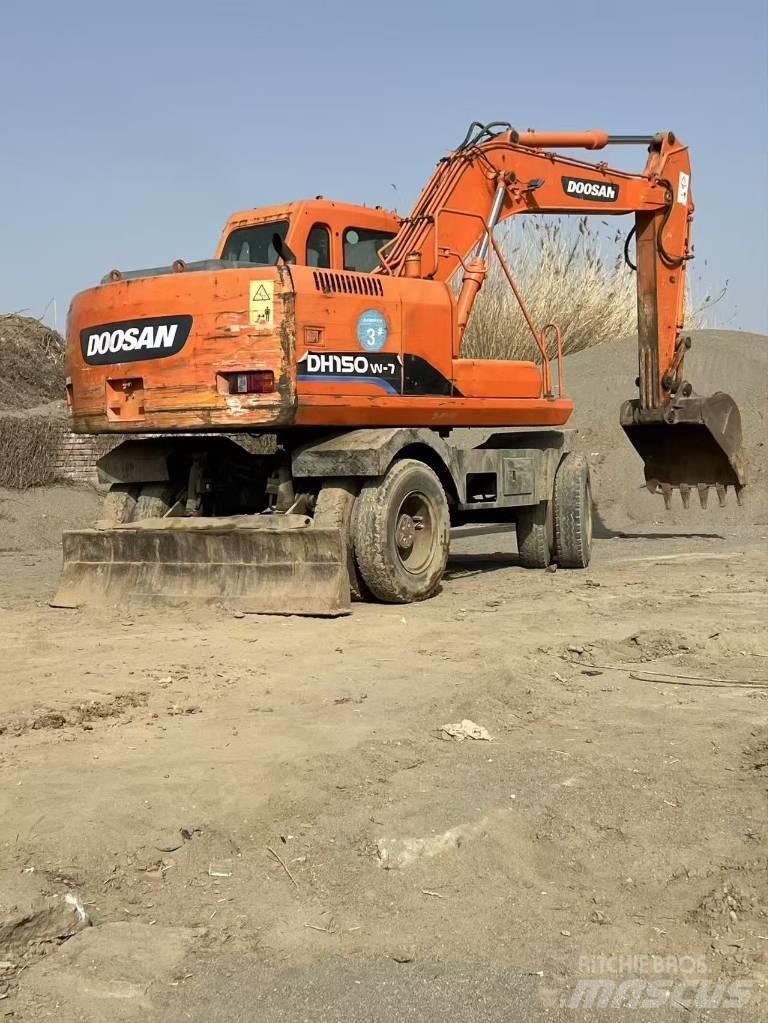 Doosan DH150 W-7 Pelle sur pneus