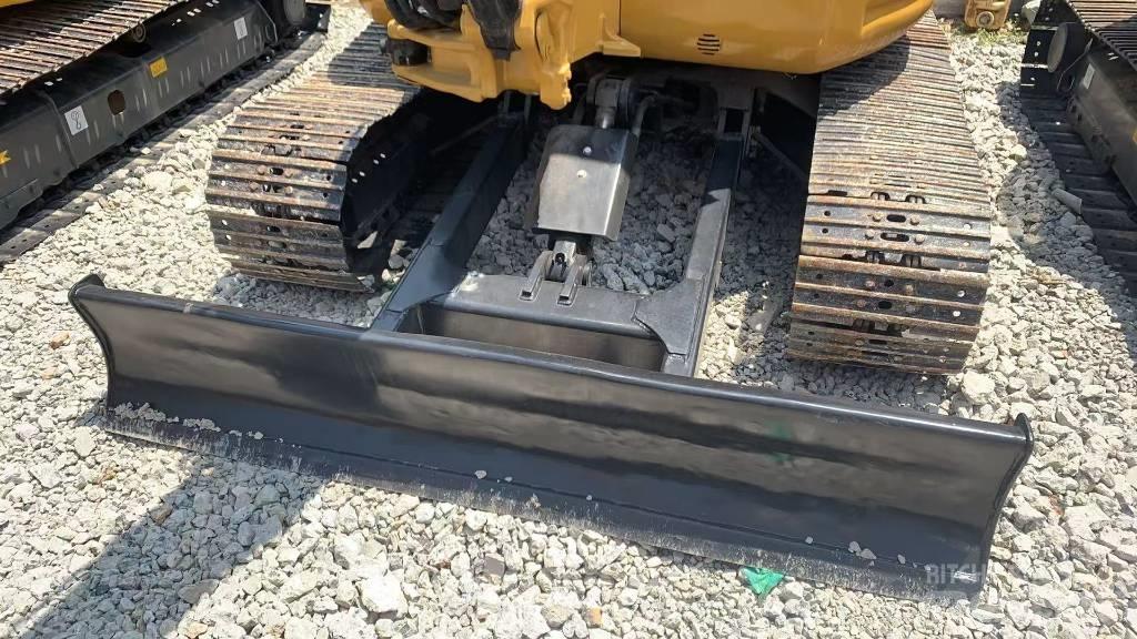 CAT 304 Pelle sur chenilles