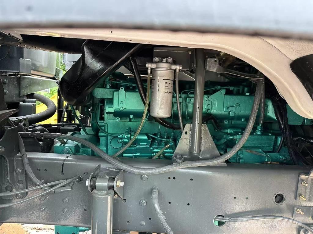 Howo 371hp 8x4 Camion benne