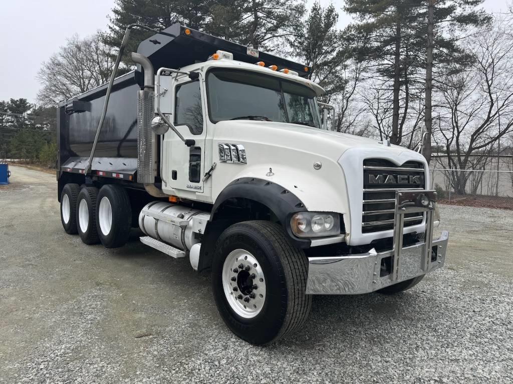 Mack CTP 713 Camion benne