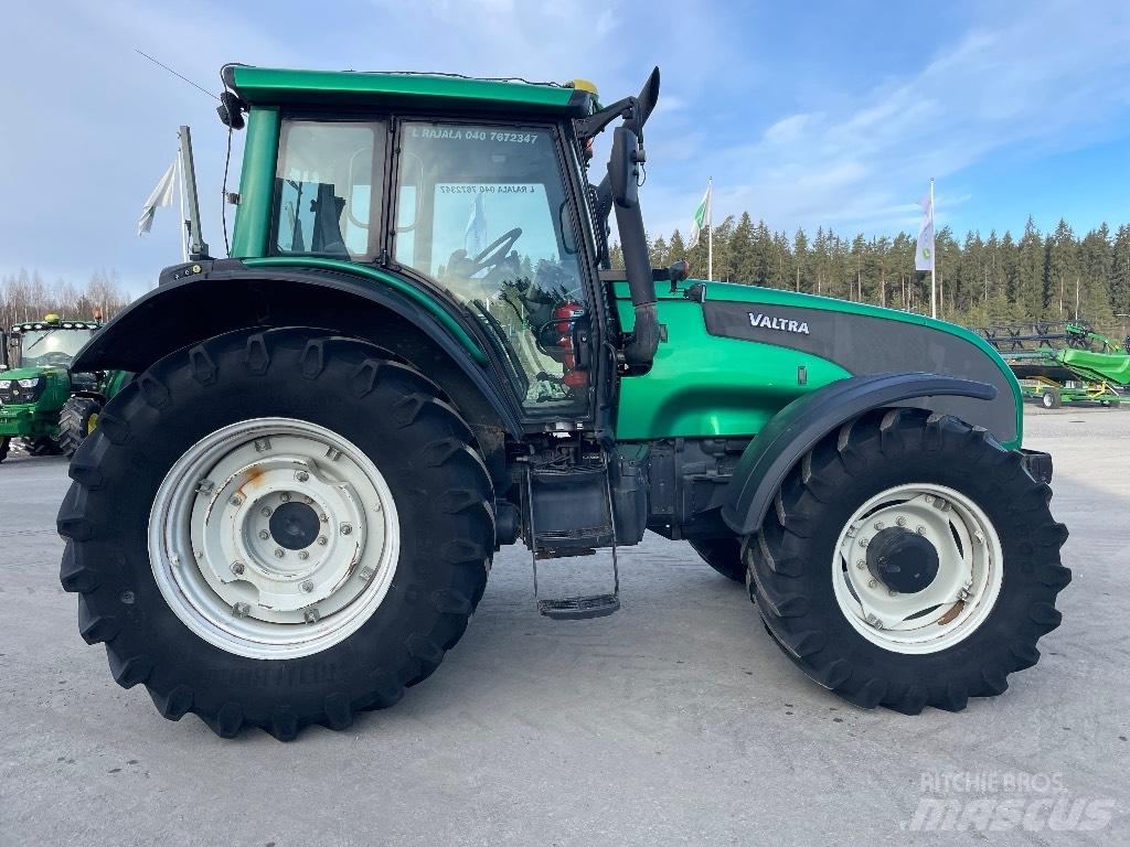 Valtra T 151 Tracteur