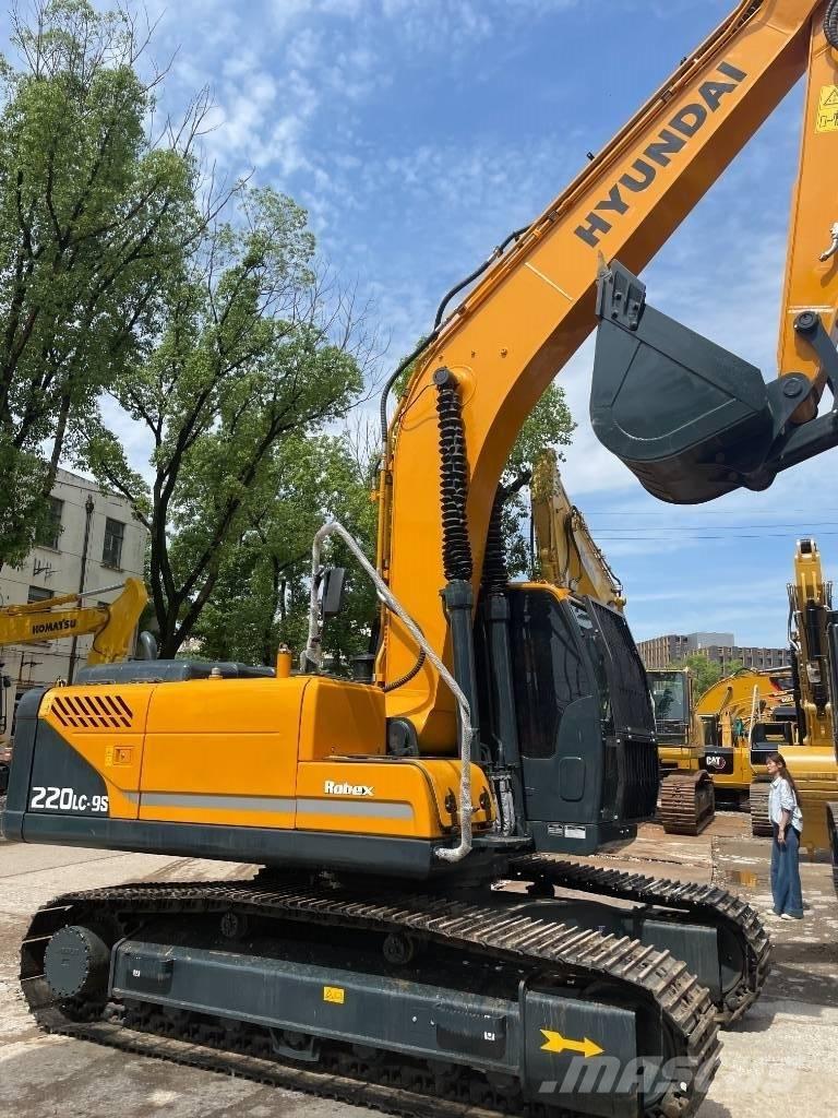 Hyundai 220LC-9S Pelle sur chenilles