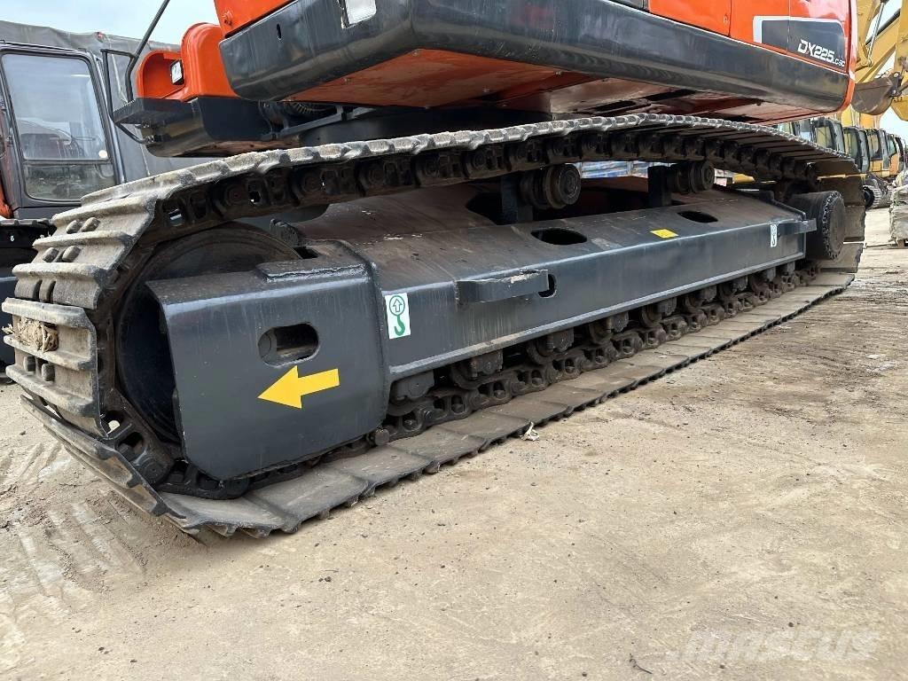 Doosan DX225LC-9C Pelle sur chenilles