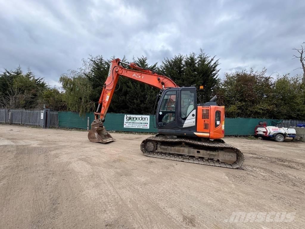 Hitachi ZX 135 US-6 Pelle sur chenilles