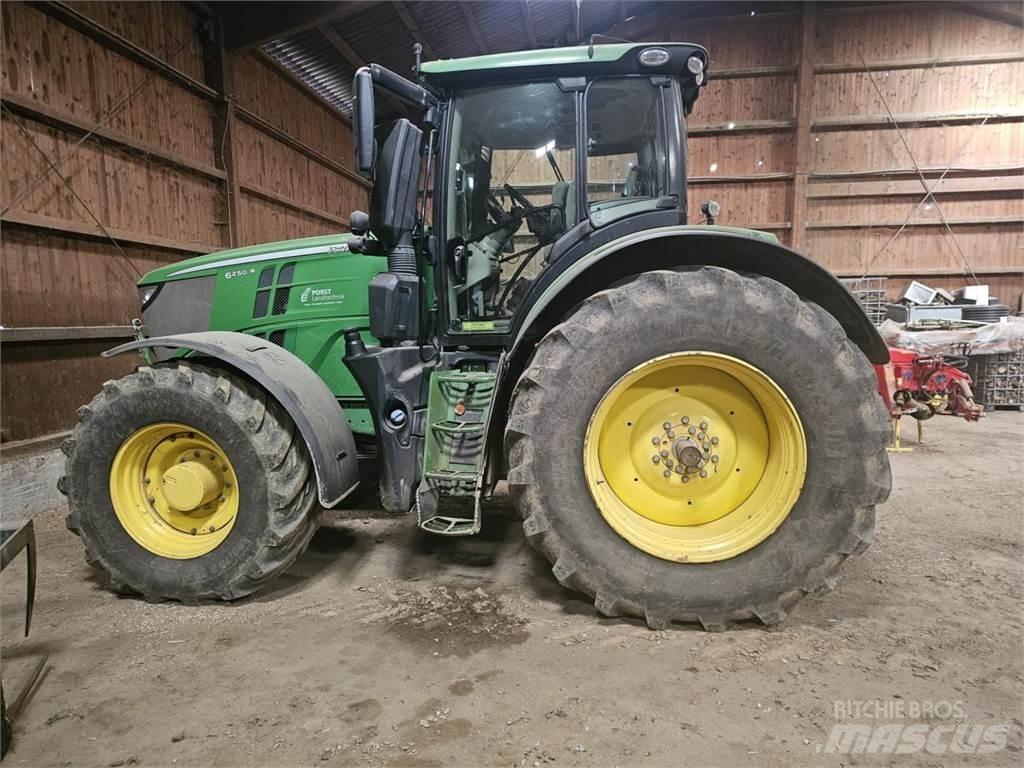 John Deere 6250 R Tracteur