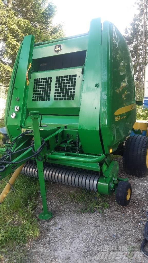 John Deere 854 Presse à balle ronde