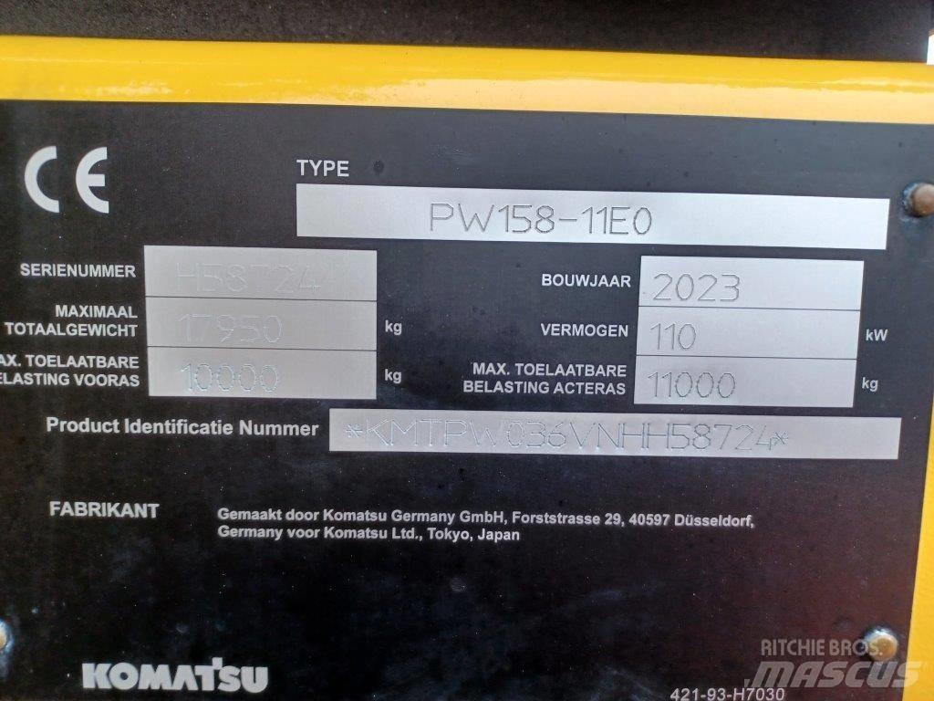 Komatsu PW158-11E0 Pelle sur pneus
