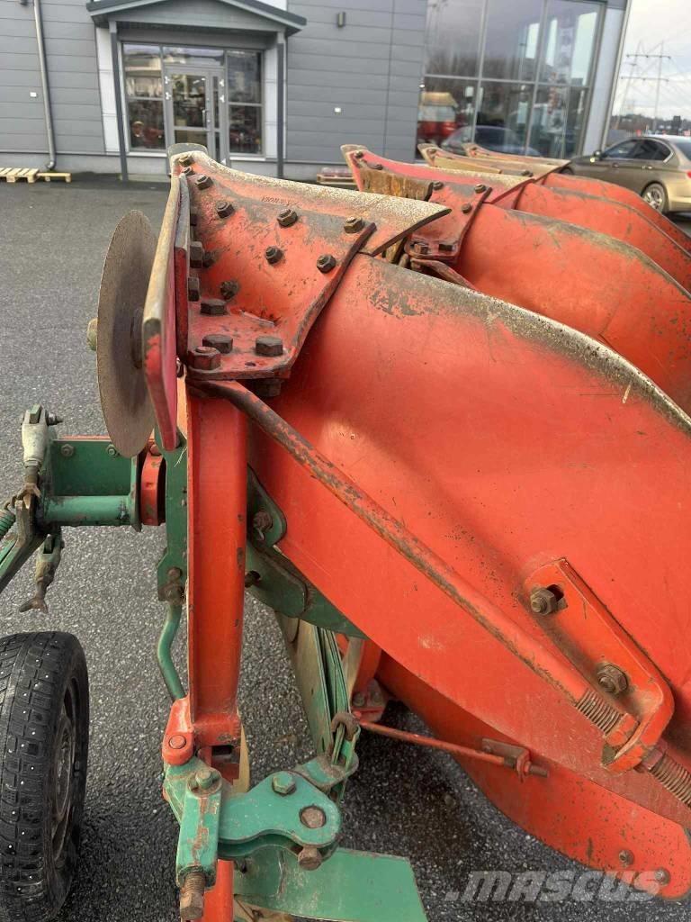 Kverneland E160-4-8 Charrue réversible