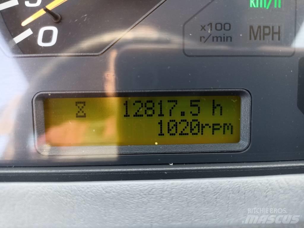 Komatsu WA 470-6 Chargeuse sur pneus