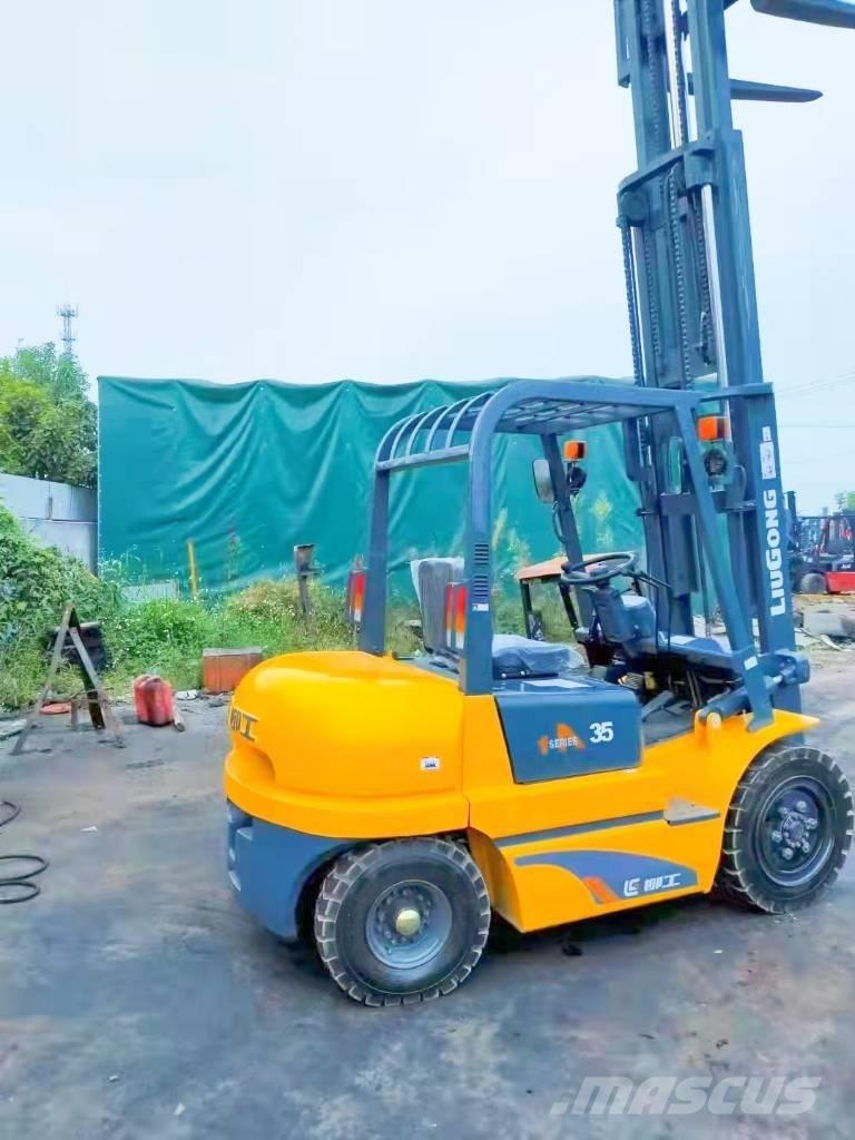 LiuGong CPC 35 Chariots diesel