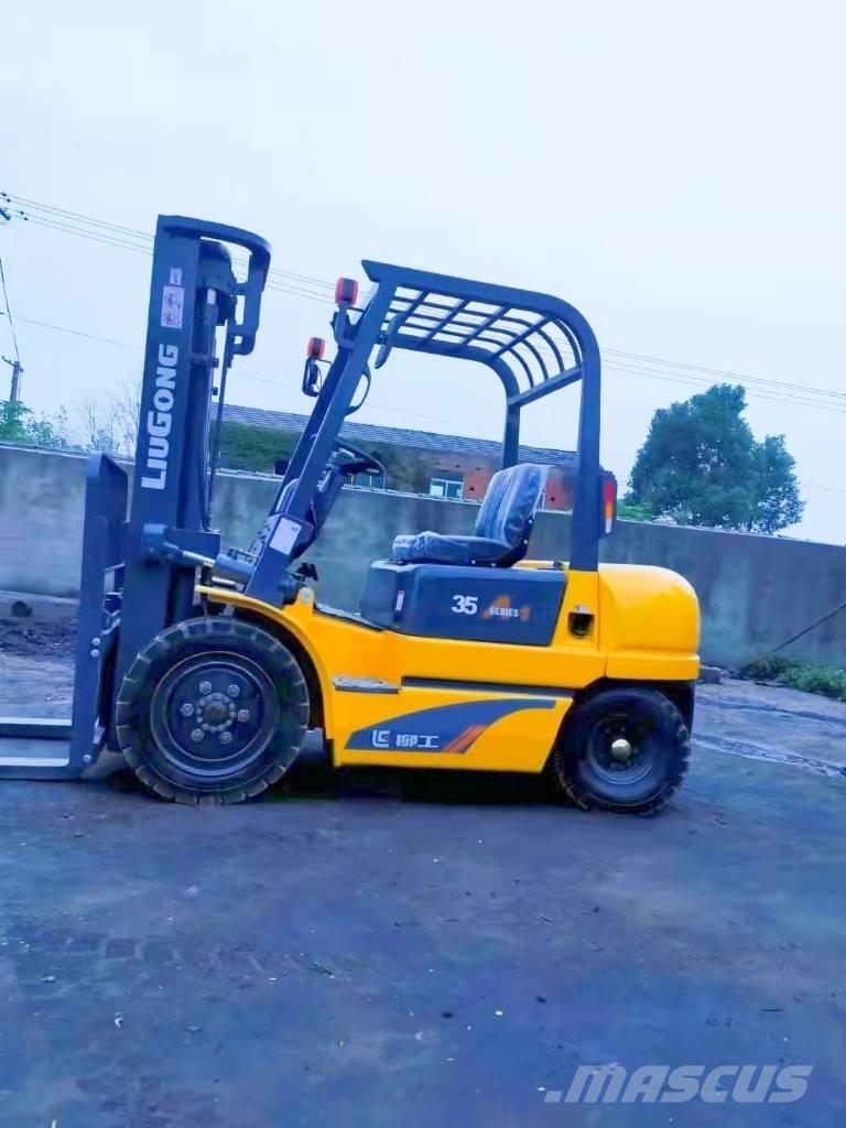 LiuGong CPC 35 Chariots diesel