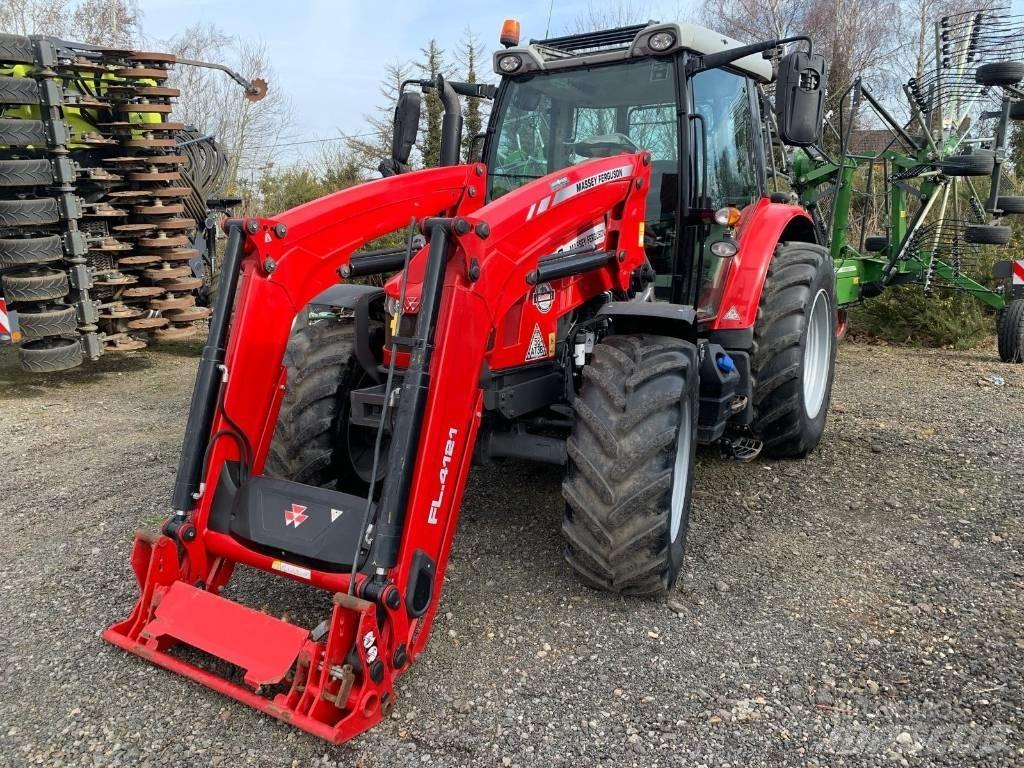 Massey Ferguson 5712 Tracteur
