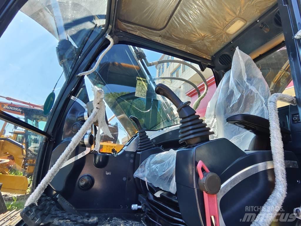 Hyundai Robex 220 LC Pelle sur chenilles