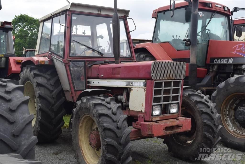 Case IH 844 A/S Tracteur
