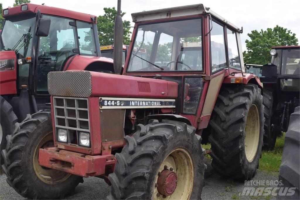 Case IH 844 A/S Tracteur
