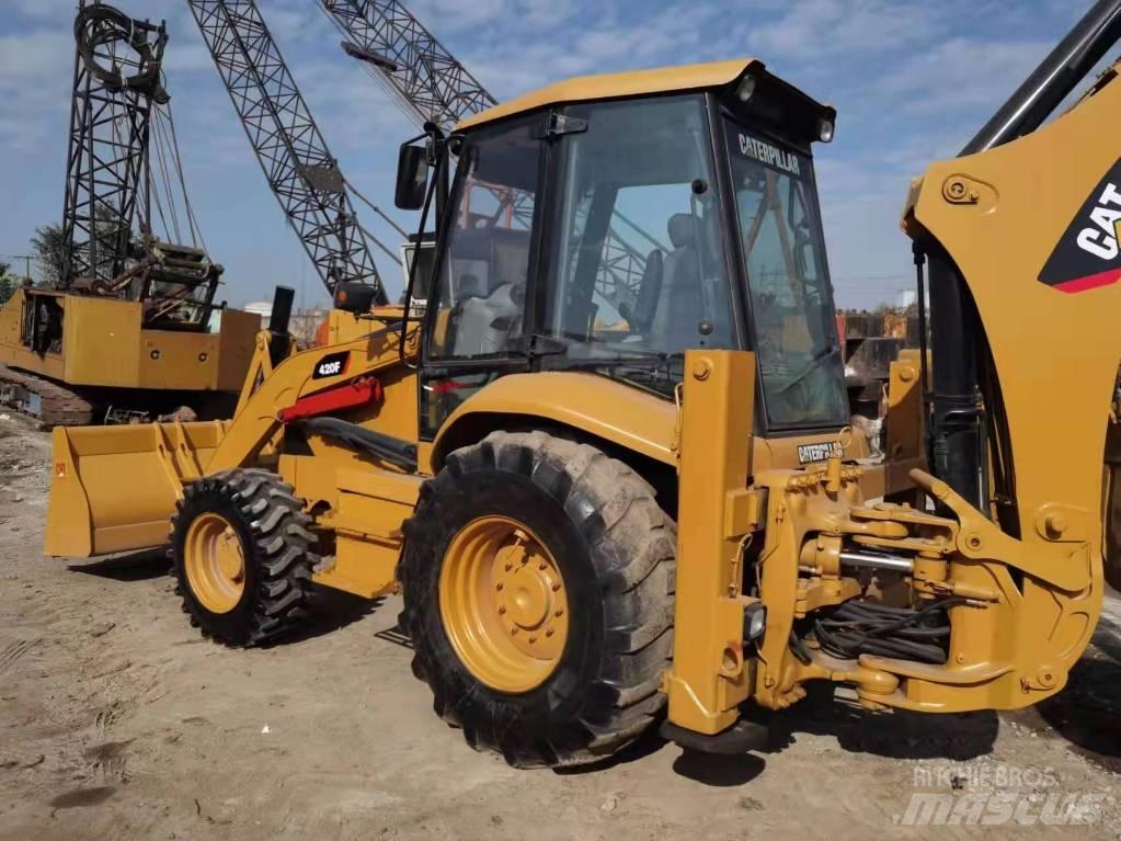 CAT 420 F Tractopelle