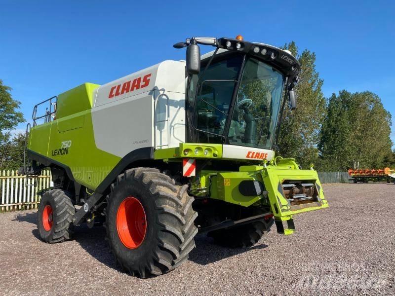 CLAAS LEXION 750 Moissonneuse batteuse