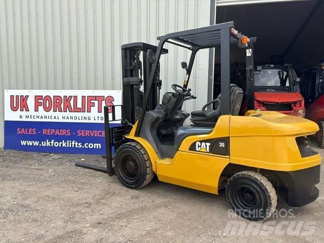 CAT DP 35 N Chariots diesel