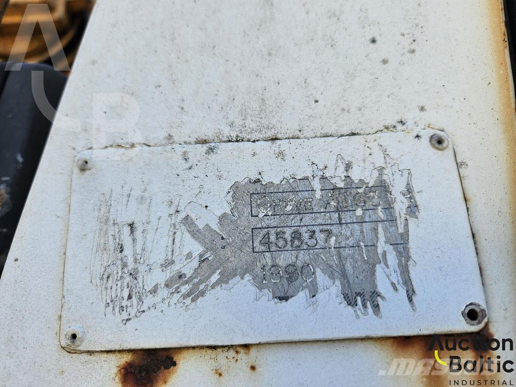 Grove AT 633 B Camion plateau ridelle avec grue