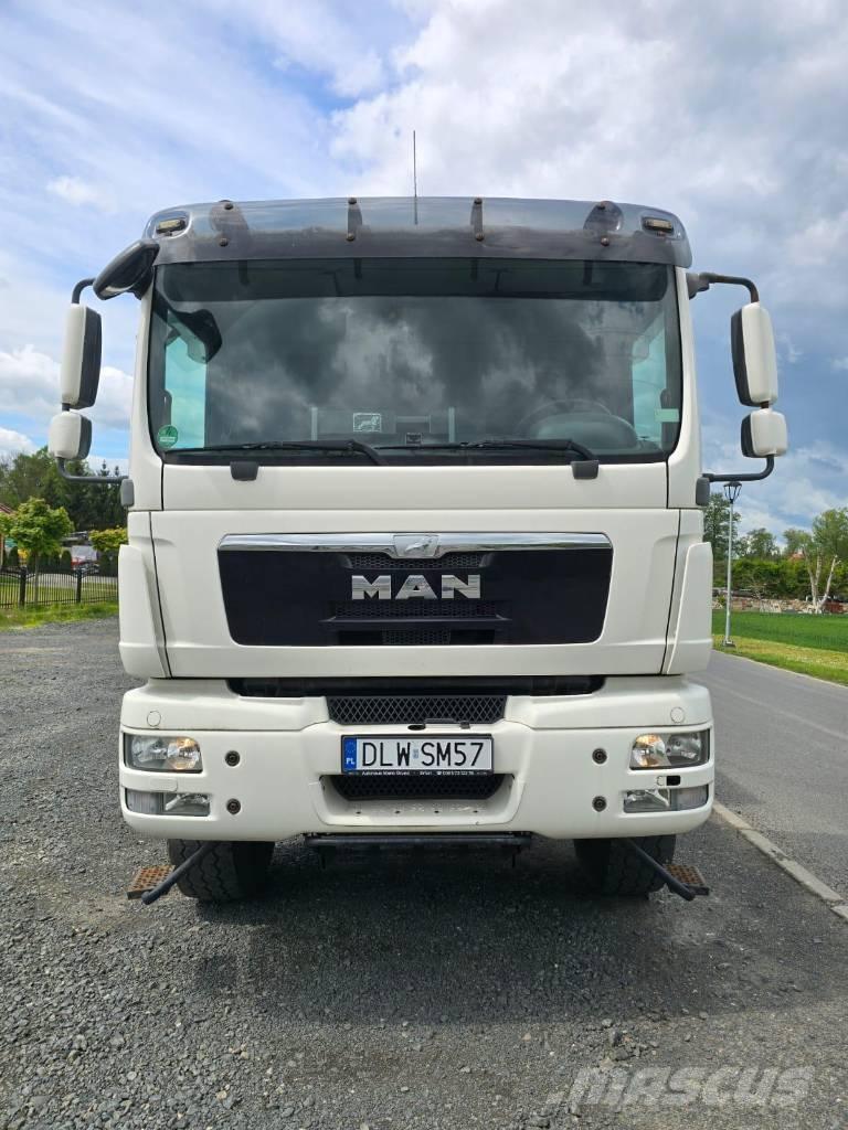 MAN 13.250 / 4x4 Camion Fourgon