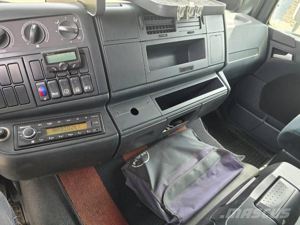 MAN 13.250 / 4x4 Camion Fourgon