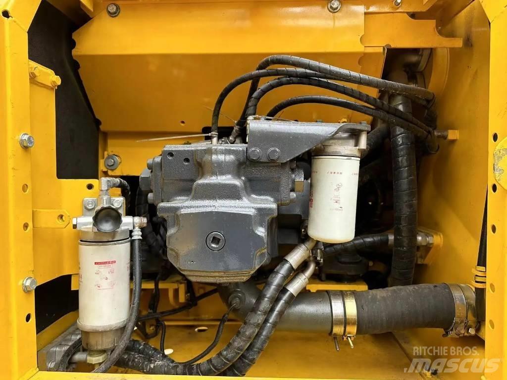 Komatsu PC 210-8 Pelle sur chenilles