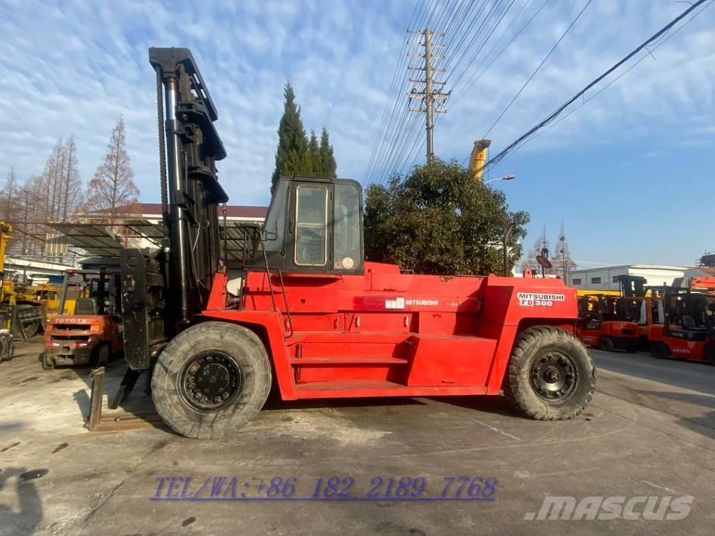 Mitsubishi FD300 Chariot télescopique