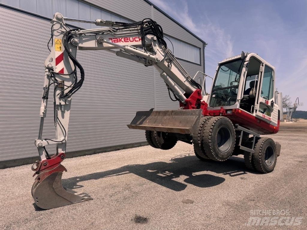 Takeuchi TB 175 W Pelle sur pneus
