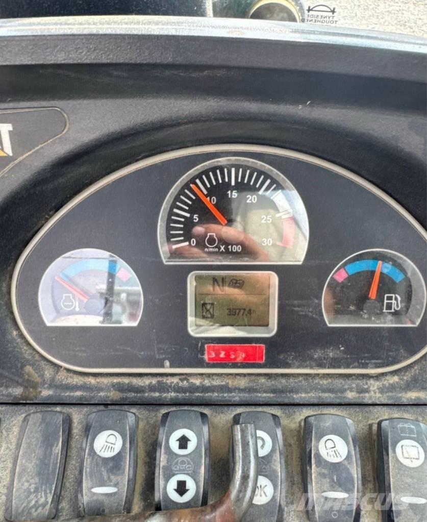 CAT 420 F Tractopelle