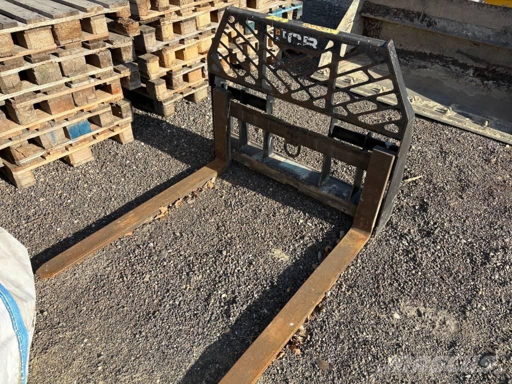 JCB 250 T4 Mini chargeuse