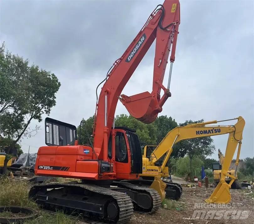 Doosan DX225LC-9C Pelle sur chenilles