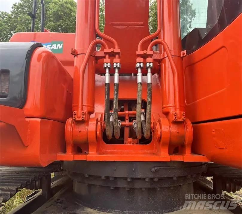 Doosan DX225LC-9C Pelle sur chenilles