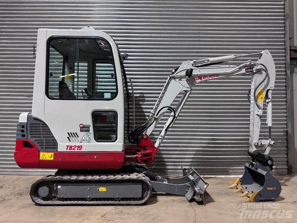 Takeuchi TB 219 Mini pelle < 7t
