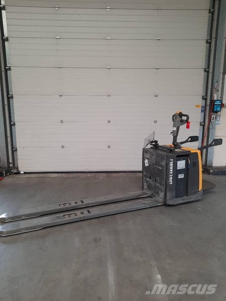 UniCarriers 200PMR Transpalette accompagnant porté debout
