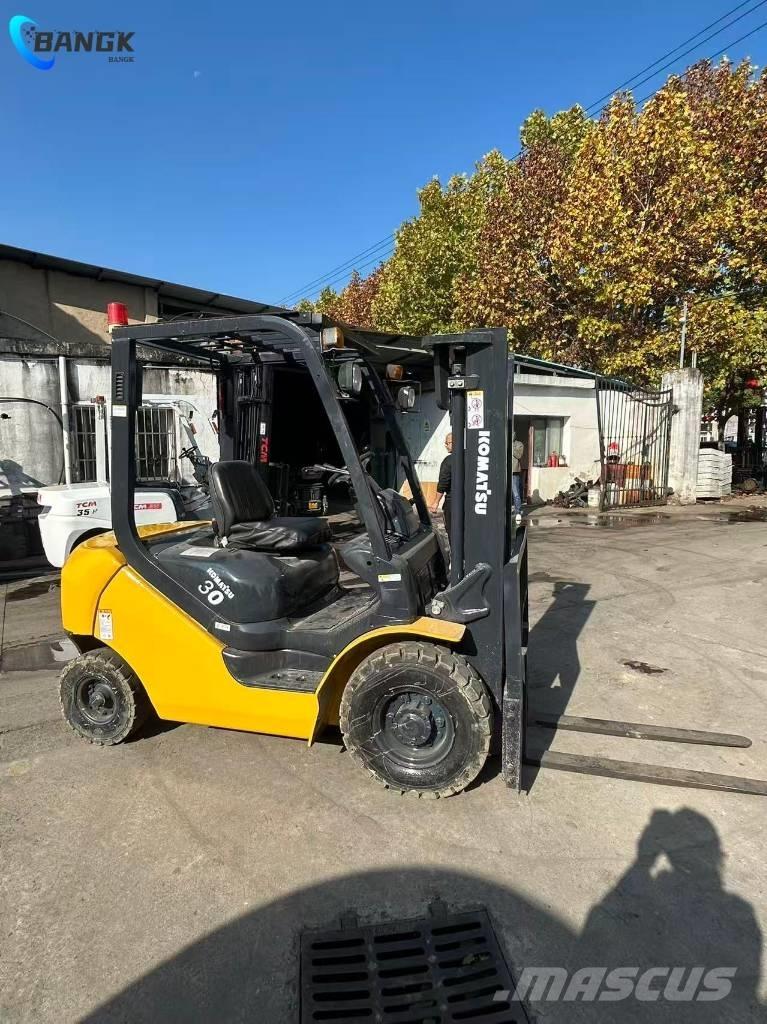 Komatsu FD 30 T-17 Chariots diesel