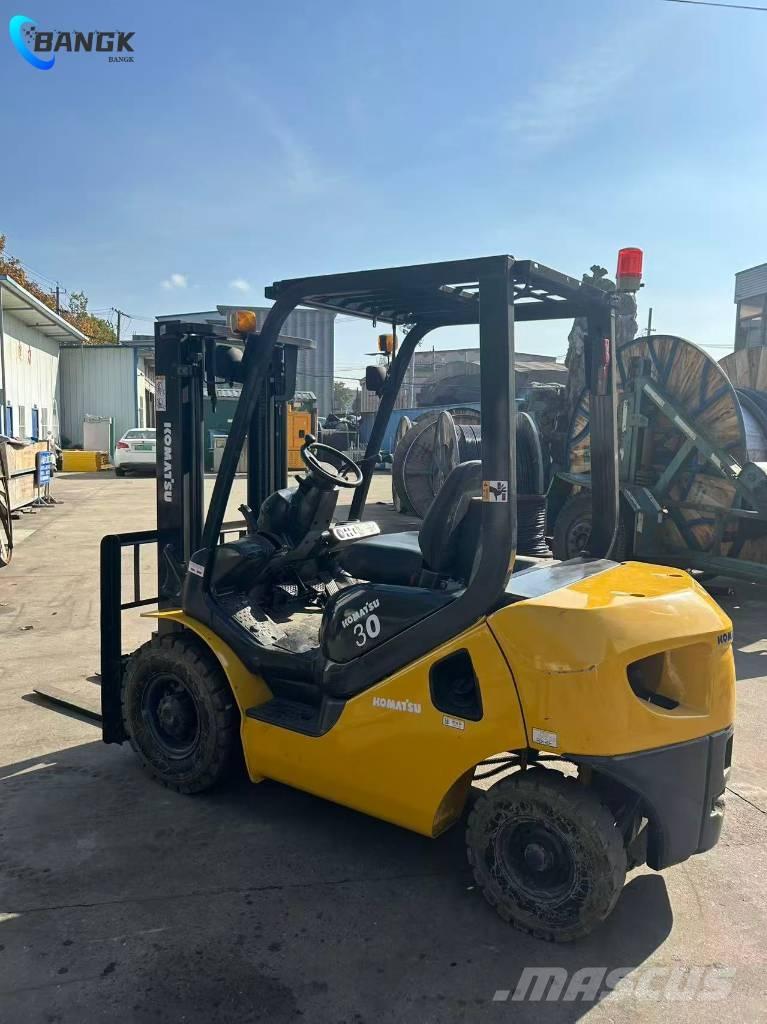 Komatsu FD 30 T-17 Chariots diesel