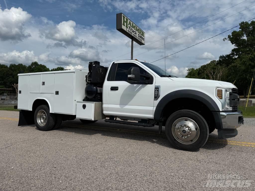 Ford F 450 Camions et véhicules municipaux
