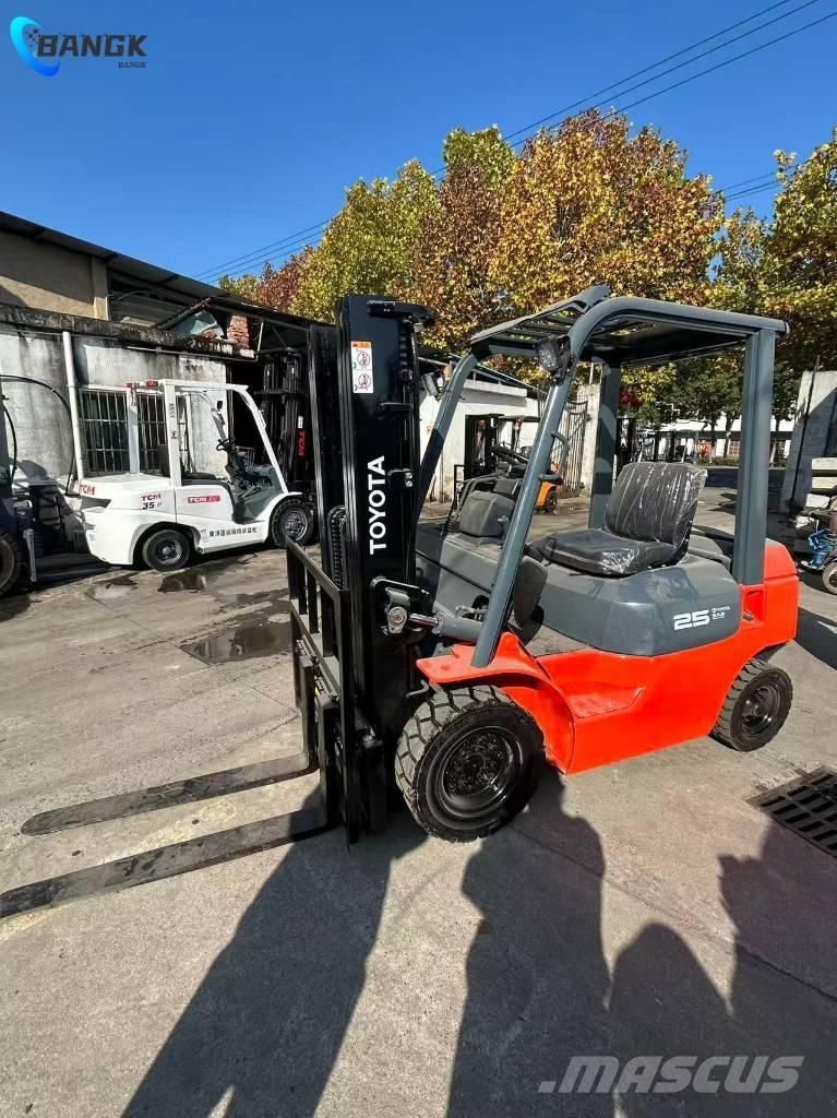 Toyota 8FDN25 Chariots diesel