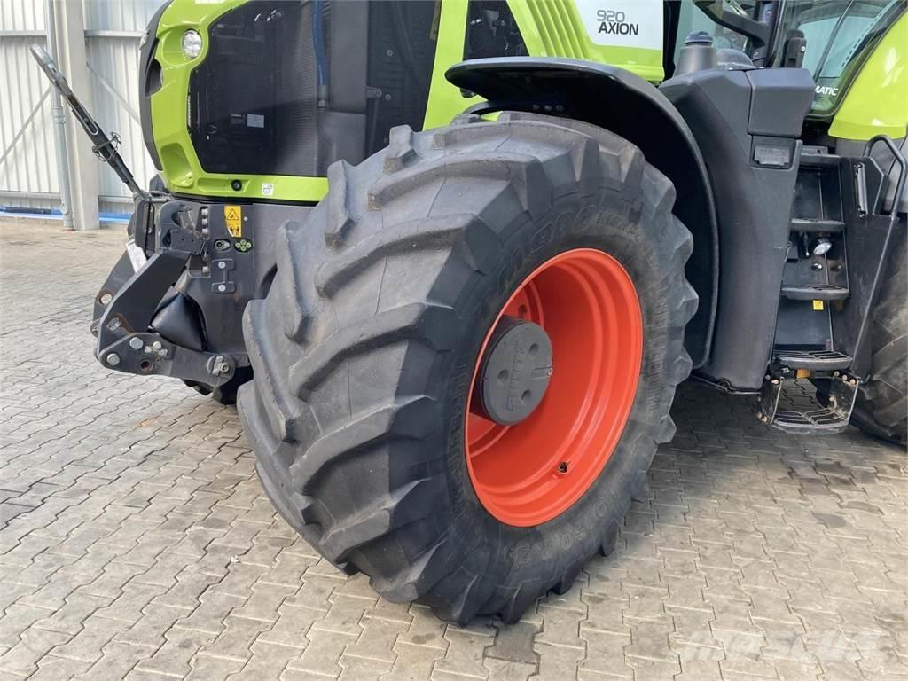 CLAAS Axion 920 Tracteur