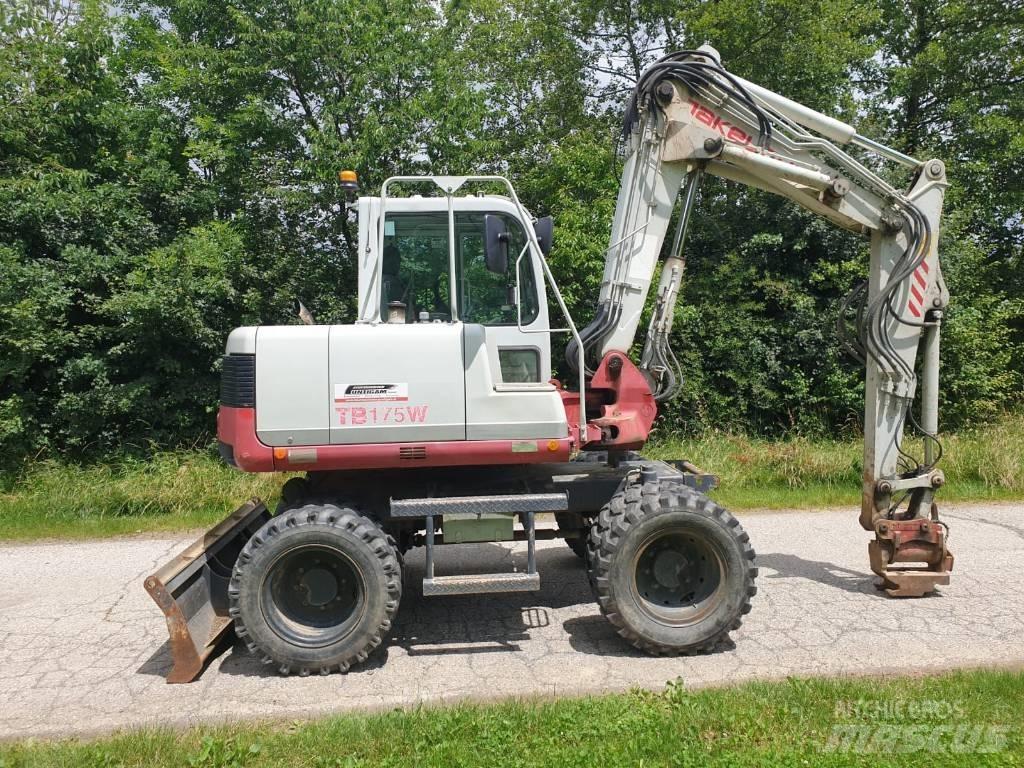 Takeuchi TB175W Pelle sur pneus