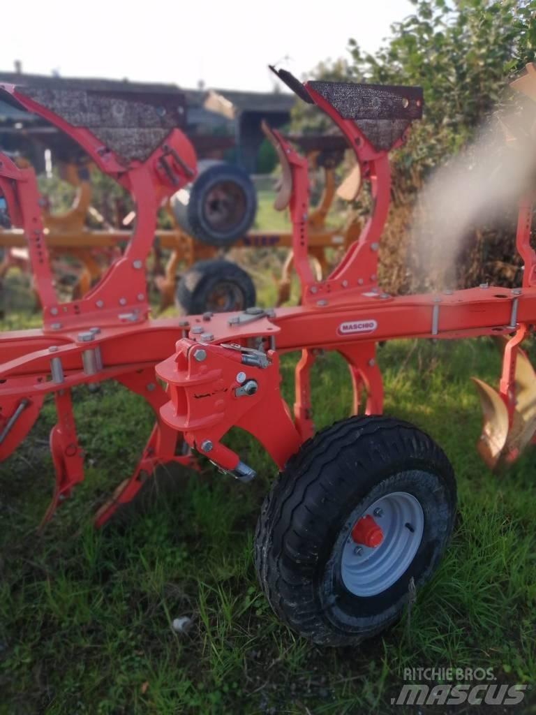 Maschio UNICO M 4+1 Charrue réversible