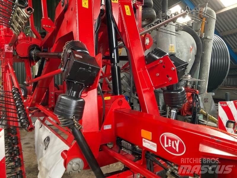 Lely Hibiskus 1015 Faucheuse andaineuse automotrice