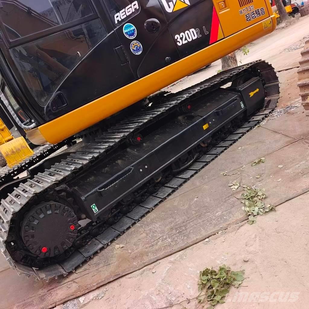 CAT 320 D2L Pelle sur chenilles