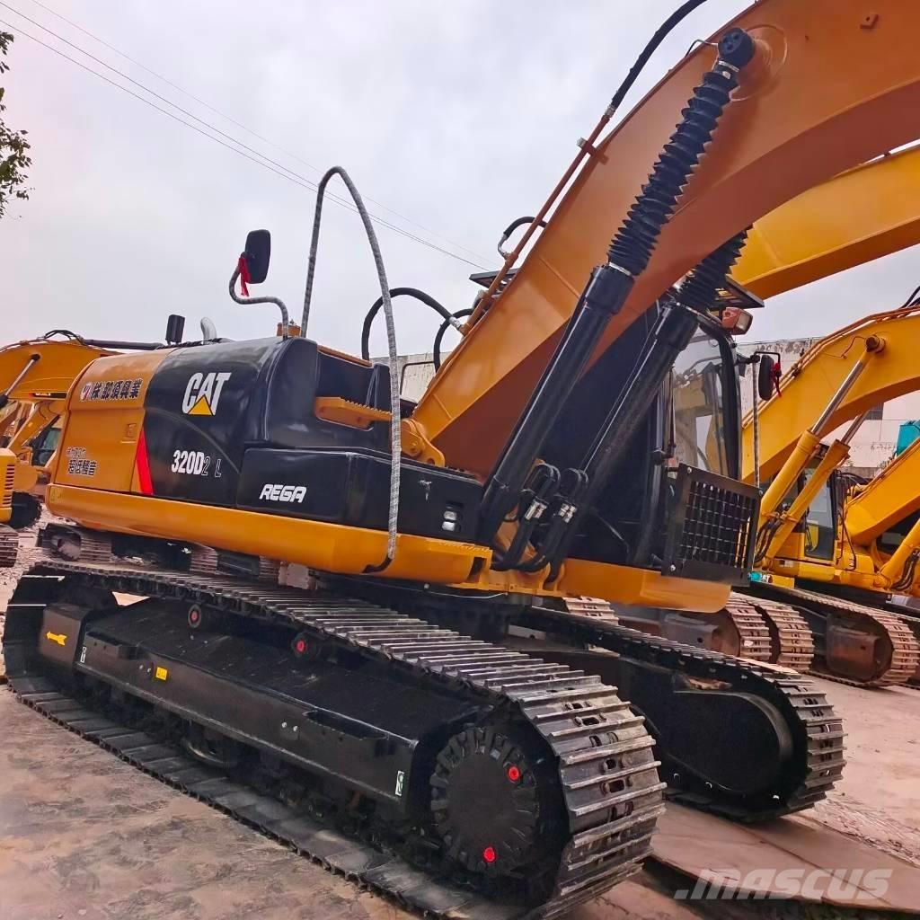 CAT 320 D2L Pelle sur chenilles