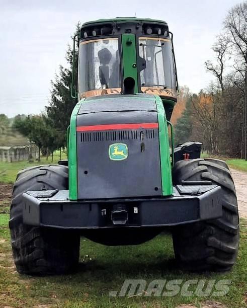 John Deere 1070 E Abatteuse